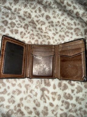 Fossil Brown Leather Trifold Card & Key Wallet Real Leather PRICE DROP !! ⭐️